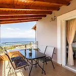 דירה Beachside Getaway With Panoramic Seaviews ורגה קלמטה
