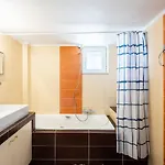 דירה Beachside Getaway With Panoramic Seaviews