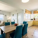 Apartament Beachside Getaway With Panoramic Seaviews *