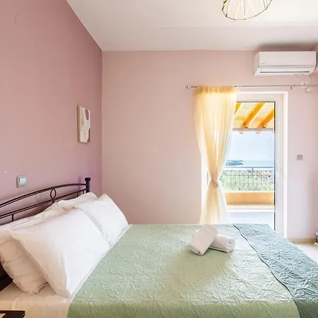 Beachside Getaway With Panoramic Seaviews Kalamata