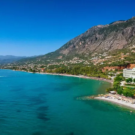 Beachside Getaway With Panoramic Seaviews *