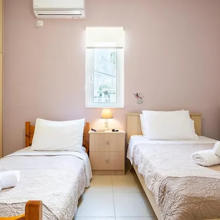 Beachside Getaway With Panoramic Seaviews Daire *