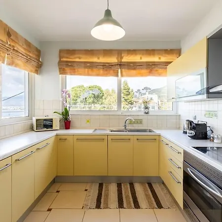 Beachside Getaway With Panoramic Seaviews Apartment *