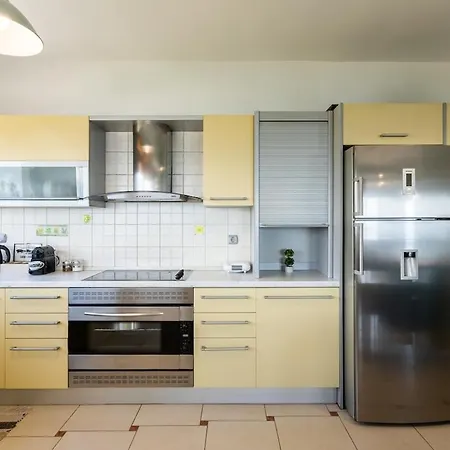 Beachside Getaway With Panoramic Seaviews Apartment