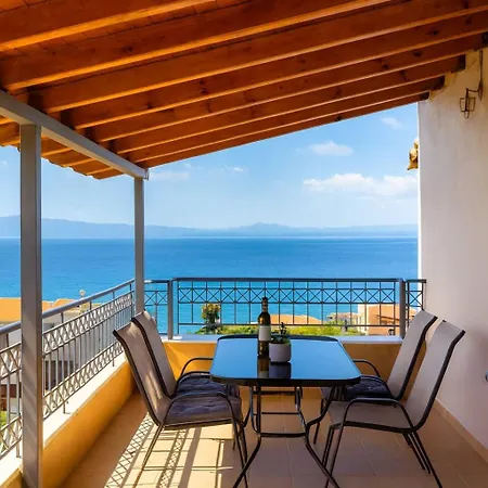 Beachside Getaway With Panoramic Seaviews Verga Kalamata