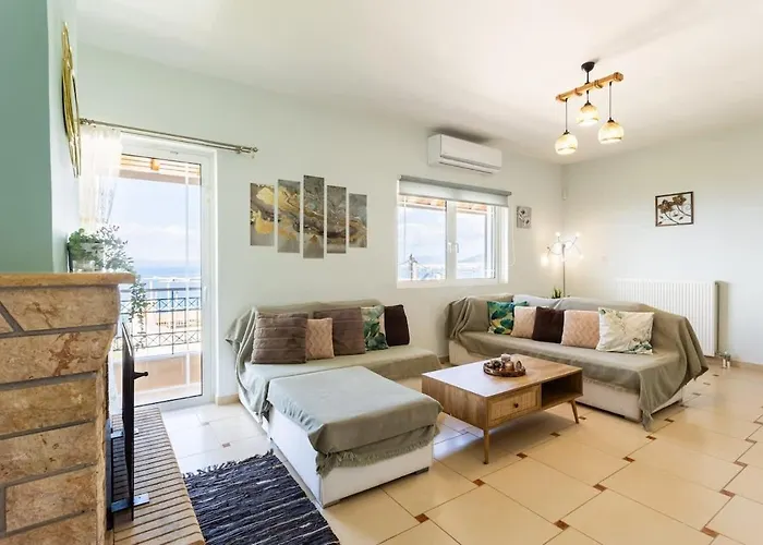 Beachside Getaway With Panoramic Seaviews Apartamento Verga Kalamata