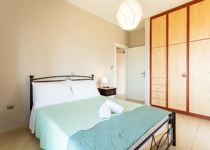 Beachside Getaway With Panoramic Seaviews Apartamento