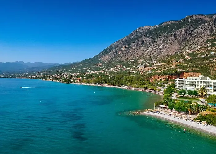 Beachside Getaway With Panoramic Seaviews *