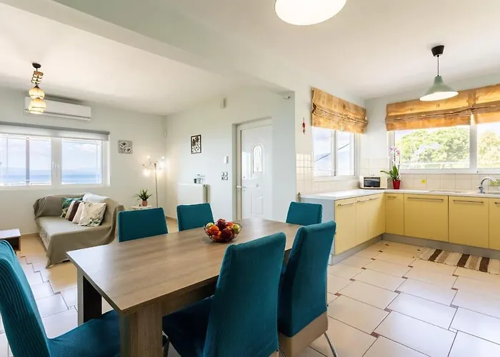 Apartman Beachside Getaway With Panoramic Seaviews *