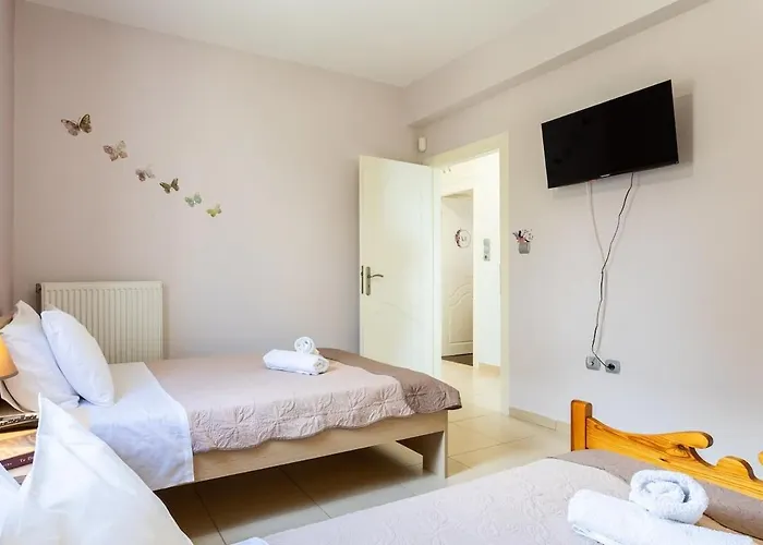 Beachside Getaway With Panoramic Seaviews Vérga Kalamátasz