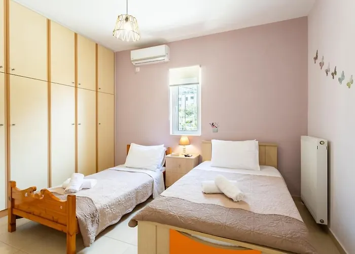 Beachside Getaway With Panoramic Seaviews Apartman