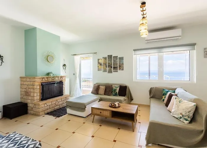 Apartamento Beachside Getaway With Panoramic Seaviews *