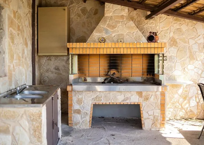 Beachside Getaway With Panoramic Seaviews Vérga Kalamátasz